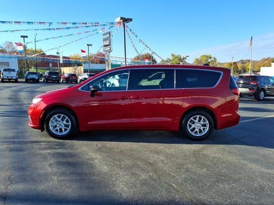 2025 Chrysler Pacifica Select
