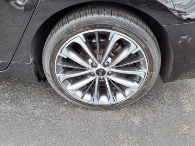 2019 Kia Cadenza Technology